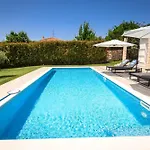 Luxury Villa Near Sibenik With Heated Pool, Jacuzzi & Sauna וילה