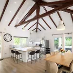 וילה Luxury Villa Near Sibenik With Heated Pool, Jacuzzi & Sauna