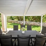 וילה Luxury Villa Near Sibenik With Heated Pool, Jacuzzi & Sauna *