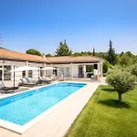 Luxury Villa Near Sibenik With Heated Pool, Jacuzzi & Sauna *