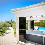 וילה Luxury Villa Near Sibenik With Heated Pool, Jacuzzi & Sauna