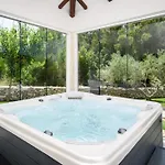Luxury Villa Near Sibenik With Heated Pool, Jacuzzi & Sauna שיבניק