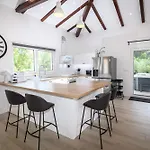 Luxury Villa Near Sibenik With Heated Pool, Jacuzzi & Sauna וילה