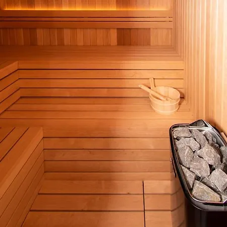 Vila Luxury Near With Heated Pool, Jacuzzi & Sauna *