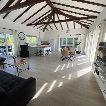 Luxury Near With Heated Pool, Jacuzzi & Sauna Villa