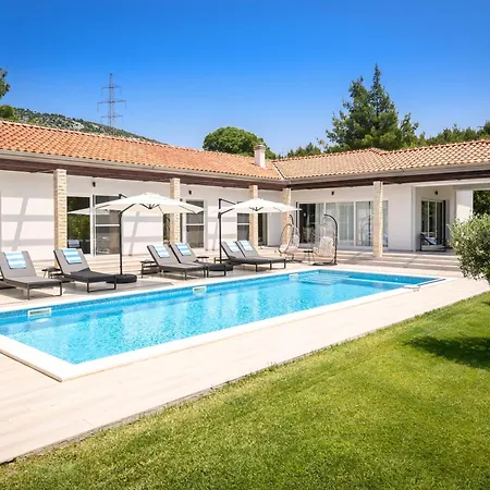 Luxury Villa Near Sibenik With Heated Pool, Jacuzzi & Sauna
