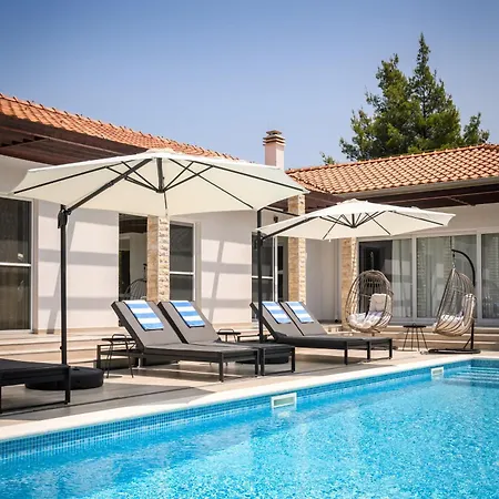 Luxury Near With Heated Pool, Jacuzzi & Sauna * Sibenik