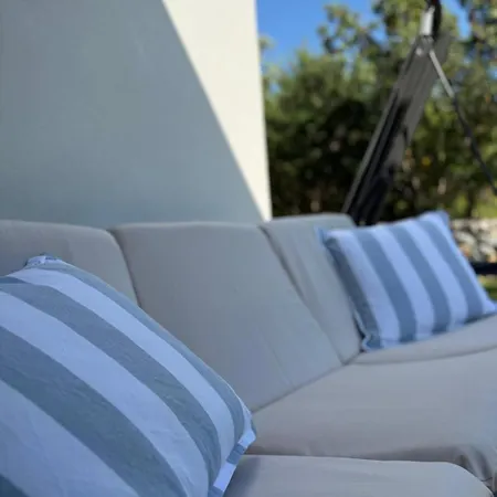 Luxury Near With Heated Pool, Jacuzzi & Sauna