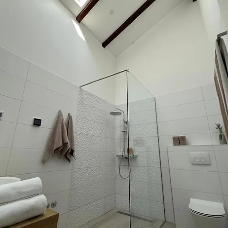 Vila Luxury Near With Heated Pool, Jacuzzi & Sauna *