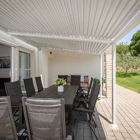 Villa Luxury Near With Heated Pool, Jacuzzi & Sauna Sibenik