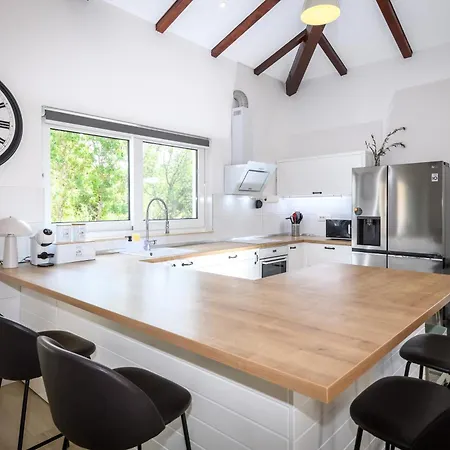 Luxury Near With Heated Pool, Jacuzzi & Sauna Villa Sibenik