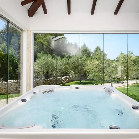 Vila Luxury Near With Heated Pool, Jacuzzi & Sauna *