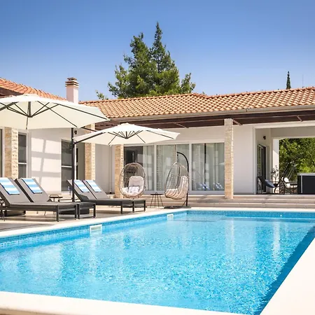 Luxury Near With Heated Pool, Jacuzzi & Sauna Villa Sibenik