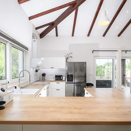Luxury Near With Heated Pool, Jacuzzi & Sauna *