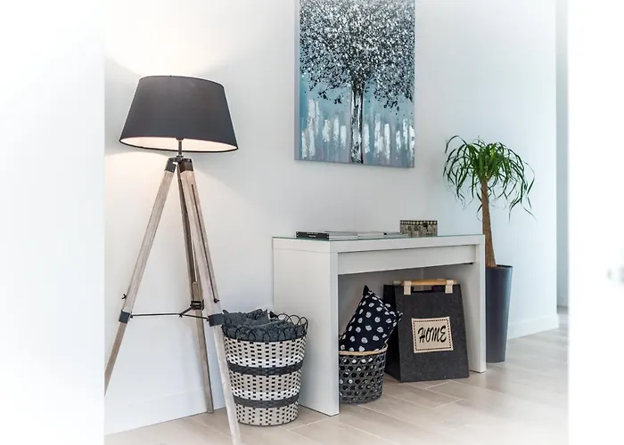 Stella - Heated Pool, Jacuzzi & Sauna Villa