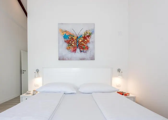 Stella - Heated Pool, Jacuzzi & Sauna Sibenik