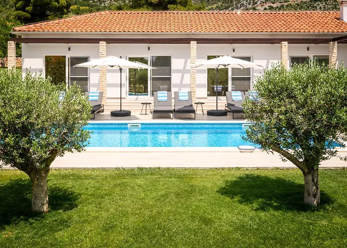 Stella - Heated Pool, Jacuzzi & Sauna Villa Sibenik