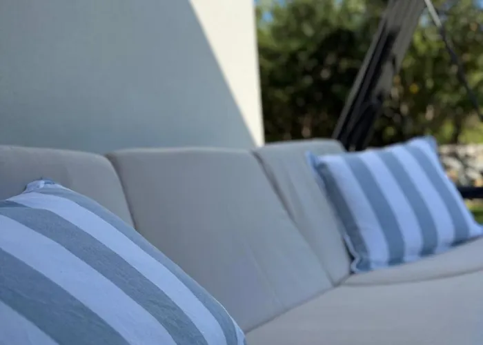 Stella - Heated Pool, Jacuzzi & Sauna