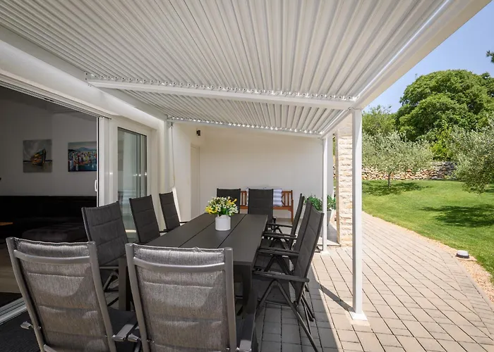 Villa Stella - Heated Pool, Jacuzzi & Sauna Sibenik