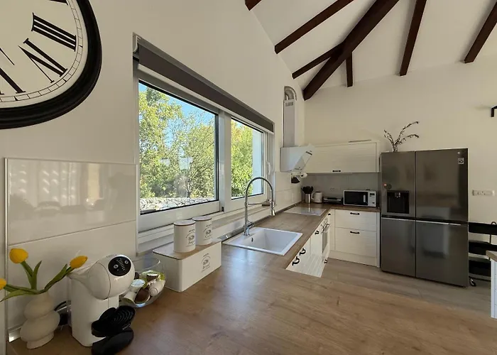 Stella - Heated Pool, Jacuzzi & Sauna * Šibenik