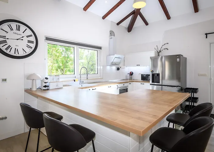 Stella - Heated Pool, Jacuzzi & Sauna Villa Sibenik